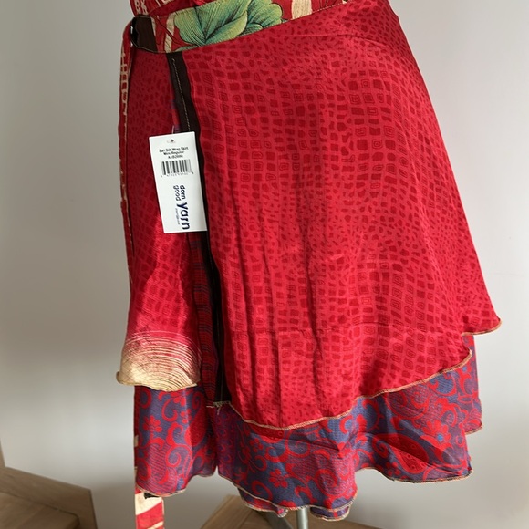 Red Patterned Mini Skirt - Picture 2 of 7